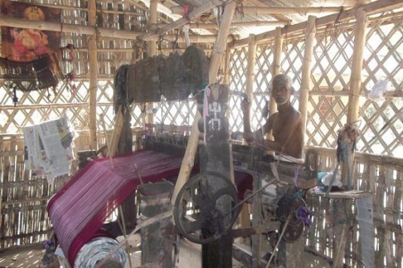 Women to be trained in Handloom and Handicrafts works Women to be trained in Handloom and Handicrafts works